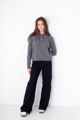 Светр жіночий